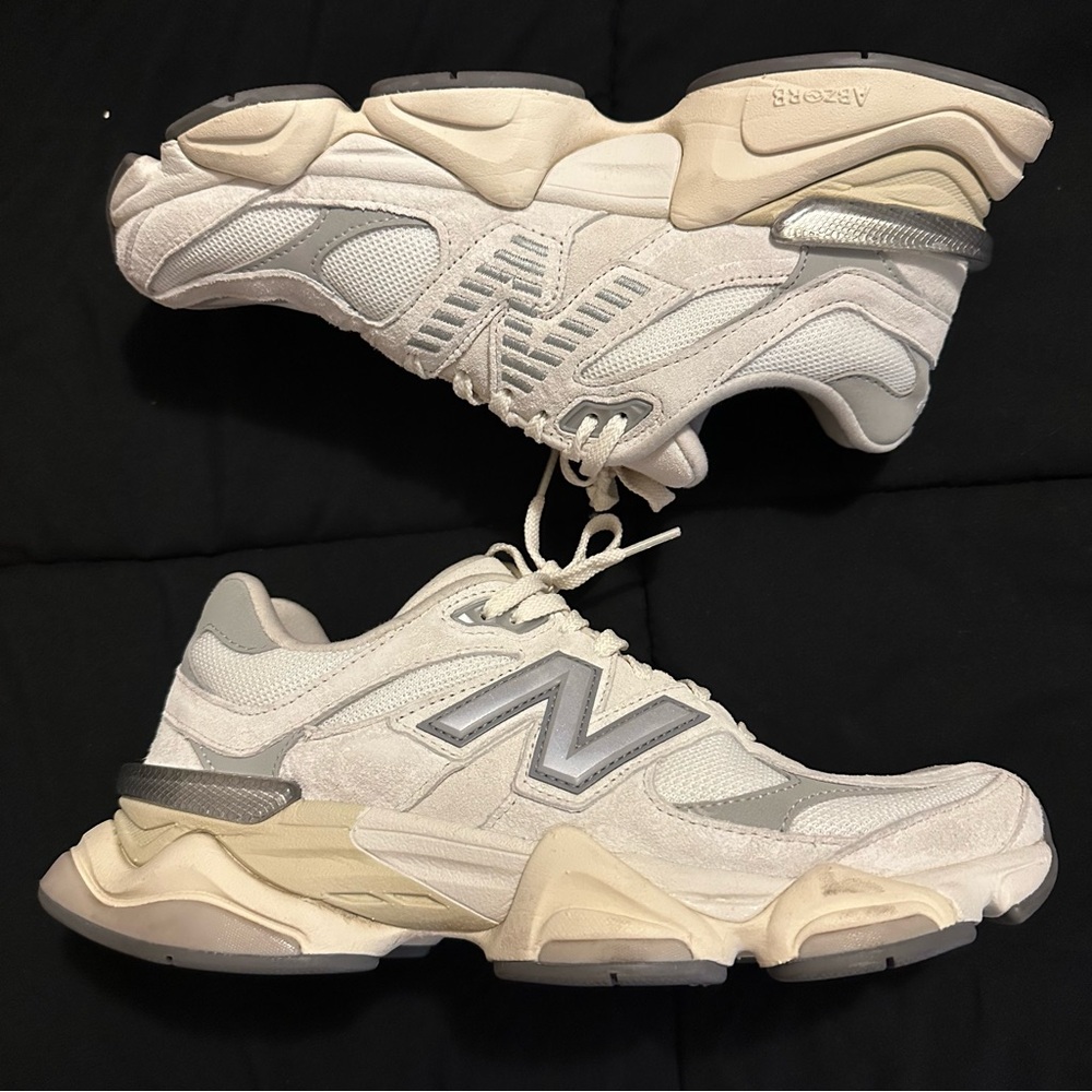 New Balance 9060 Sea Salt Men 8, Women 9.5